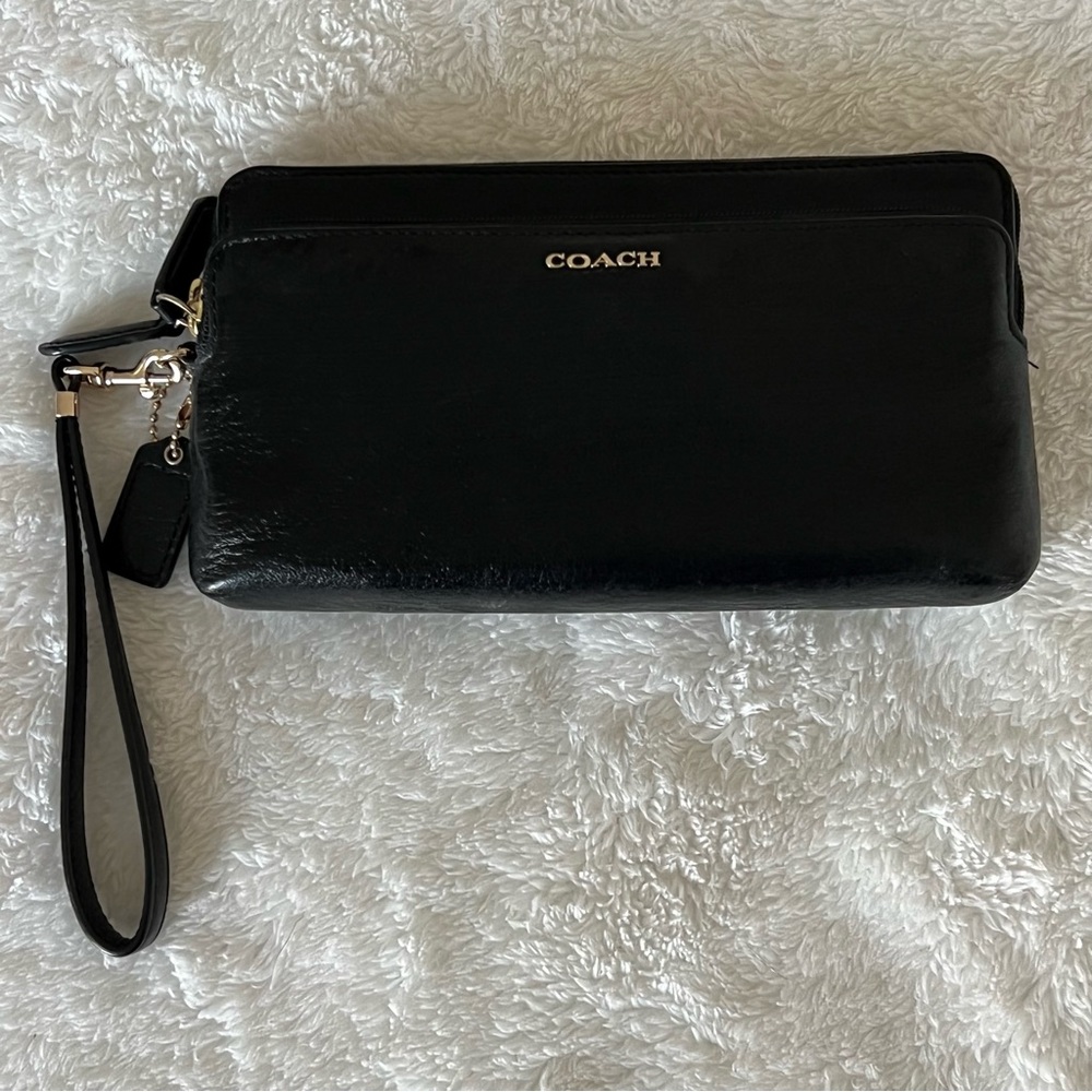 ✨SOLD✨ Coach Double Zip Wallet / Wristlet
